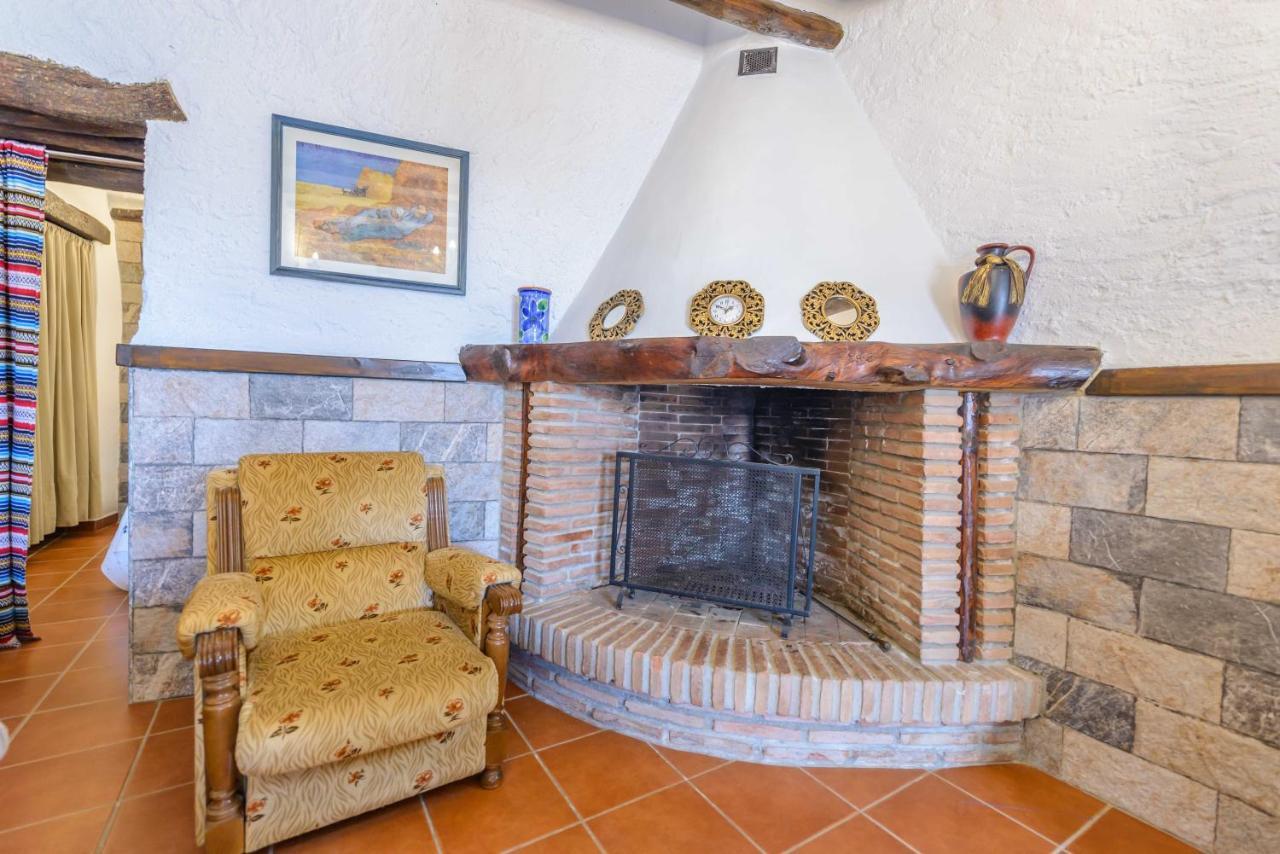 Holiday Home El Pilarillo Piscina Compartida Alcaucín Exteriér fotografie
